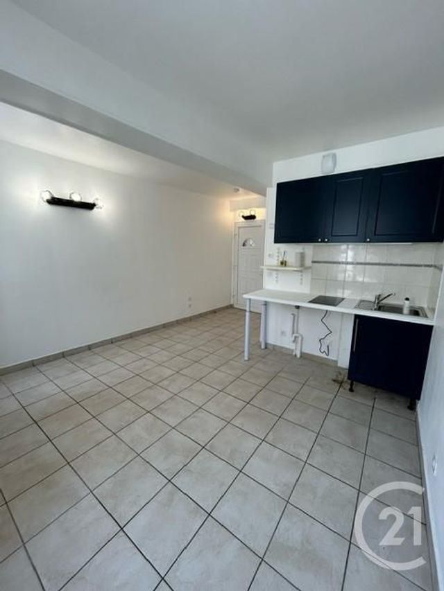 Appartement F1 à louer - 1 pièce - 19.39 m2 - LA FERTE GAUCHER - 77 - ILE-DE-FRANCE - Century 21 A.S.M.